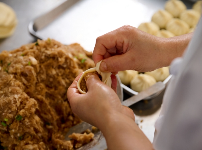 冷凍] 二色焼き小籠包【8個入り】(オーブン・電子レンジ用調理用
